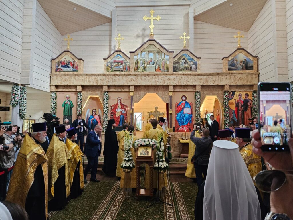 В поселке Солнечное освятили храм и открыли памятник Петру и Февронии — ВМО  города федерального значения Санкт-Петербурга поселок Солнечное